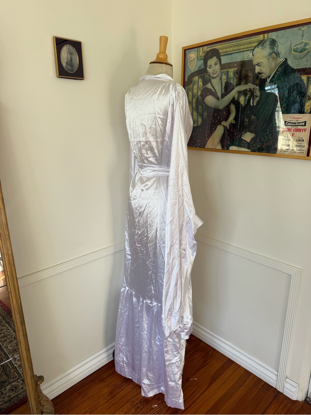 Glamour Bridal Dressing Robe - Picture 3 of 4